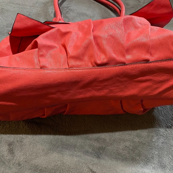 Pink Handbag with Large Bow - Picture 2 of 3